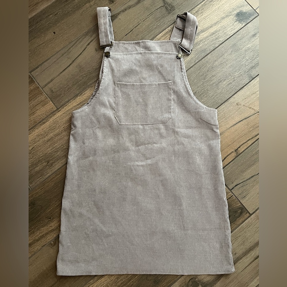 Light Grey Corduroy Overalls Dress with Pockets (Size: Medium) - NWOT!!!